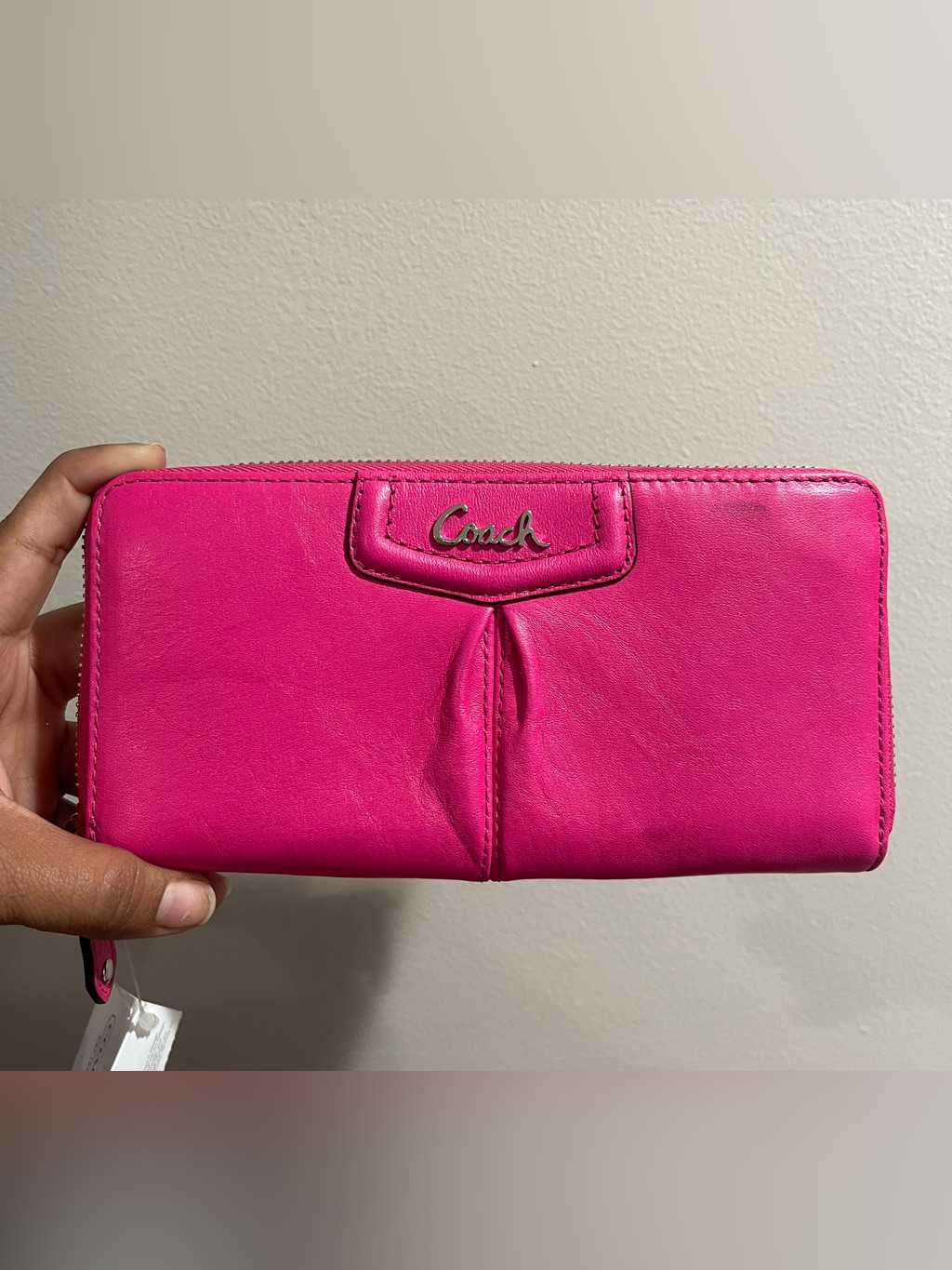 Nwt Fuchsia/Hot Pink Coach Ashley Leather Zip Around Wallet F48102